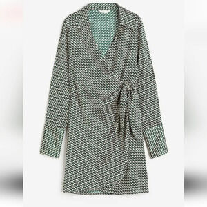 H&M Satin wrap dress green patterned. Size small NWT